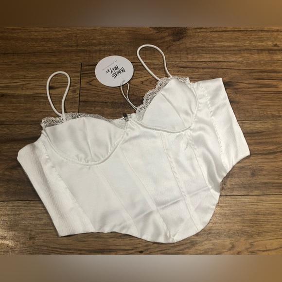 ▪️ Princess Polly | NWT Wendell Top - Picture 4 of 7